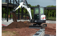 Аренда мини-экскаватора Bobcat E25